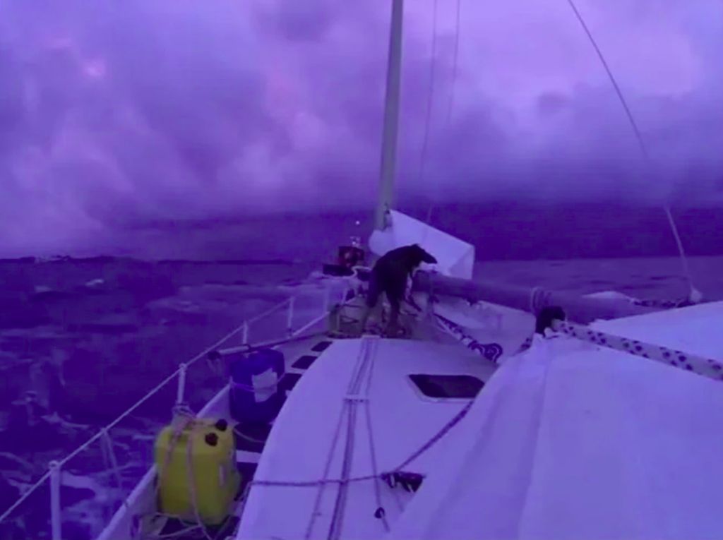 Ngeri Kapal Hantu Berlayar Tanpa Arah di Bermuda Ngeri Kapal Hantu Berlayar Tanpa Arah di Bermuda