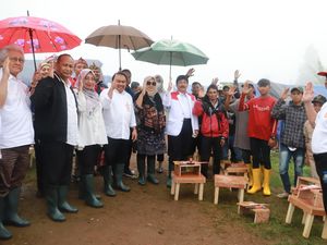 Kepala BPIP Ajak Masyarakat Terdampak Gempa Cianjur Bangkit