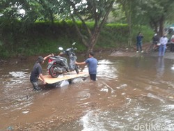 Banjir Masih Rendam Pantai Marina Semarang, Akses Wisata Putus