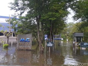 Pantai Marina Semarang Terendam Banjir, Akses Wisata Putus Pantai Marina Semarang Terendam Banjir, Akses Wisata Putus