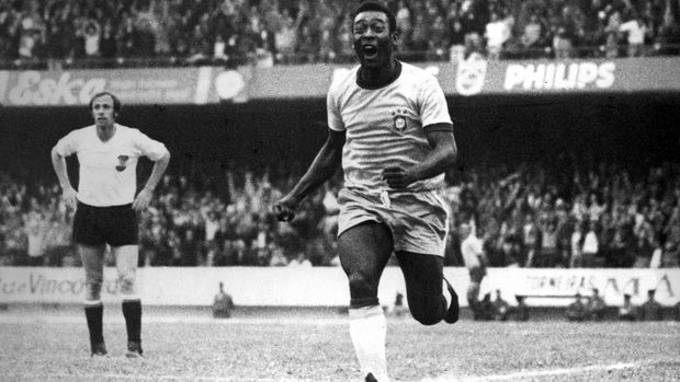 FILE PHOTO: Pele - Brazil celebrates a goal Action Images via Reuters/File Photo