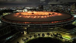 Lepas Kepergian Pele, Stadion Maracana Bermandikan Cahaya Keemasan