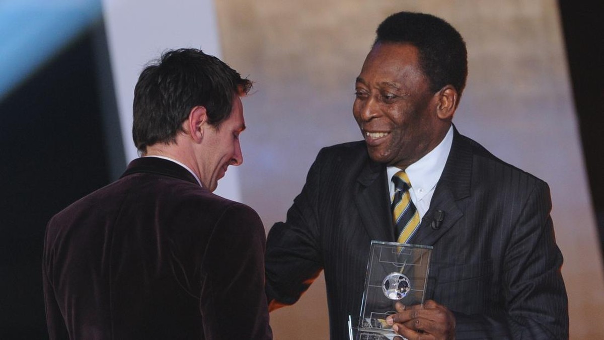 Lionel Messi dan Pele. (Foto: FRANCK FIFE/AFP via Getty Images)