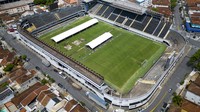 Jenazah Pele akan disemayamkan di Stadion Vila Belmiro pada Senin (1/1/2023). Stadion tersebut merupakan markas klub Santos. AP Photo/Matias Delacroix.