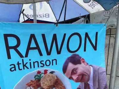 Terinspirasi dari Nama Artis, 10 Penjual Ini Tulis Spanduk Nyeleneh