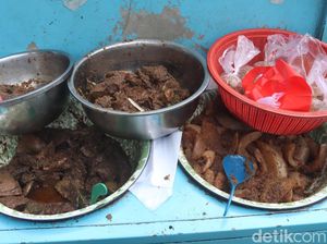 Viral Penjual Jeroan Sapi Gerobakan di Bandung, Babat dan Usus Jadi Incaran