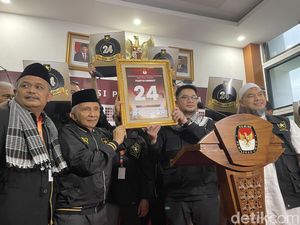 Partai Ummat Lolos, Amien Rais Ingatkan Jokowi Tak Tunda Pemilu 2024 Partai Ummat Lolos, Amien Rais Ingatkan Jokowi Tak Tunda Pemilu 2024