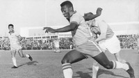 2. Pelé, 77 gol dalam 92 penampilan (1957–1971). Foto: picture alliance via Getty Image/picture alliance