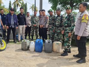 Polisi Sita 50 Liter Miras di Pinrang saat Operasi Lilin 2022