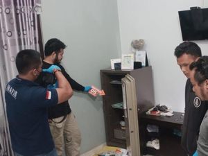 Rumah Pengusaha Batang Disatroni 4 Perampok Bersenpi, Penjaga Diikat Rumah Pengusaha Batang Disatroni 4 Perampok Bersenpi, Penjaga Diikat