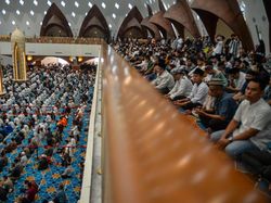 Contoh Teks Khutbah Idul Fitri Penuh Pesan Haru Bikin Jemaah Menangis