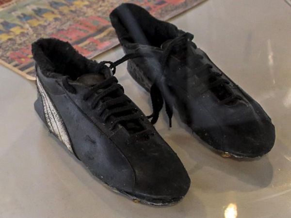 Melihat Lagi Sepatu Pele Saat Juara Piala Dunia 1970