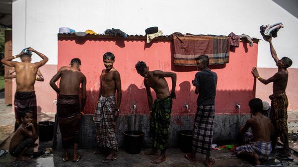 Tengok Aktivitas Pengungsi Rohingya di Pidie Aceh Sebelum Dipindah