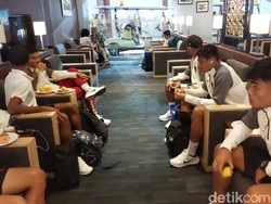 Timnas Indonesia Terbang ke Manila, Iwan Bule Sewa Pesawat Lagi