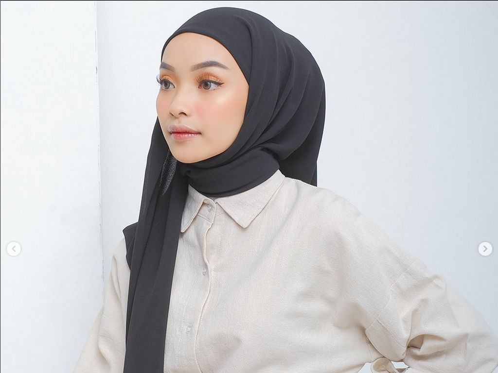 6 Tutorial Hijab Paling Hits di 2022, Pashmina Instan Hingga Hijab Segitiga