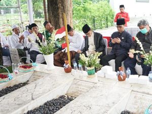 Ziarah ke Makam Fatmawati, Basarah: Kita Memuliakan Pemimpin Perempuan Ziarah ke Makam Fatmawati, Basarah: Kita Memuliakan Pemimpin Perempuan