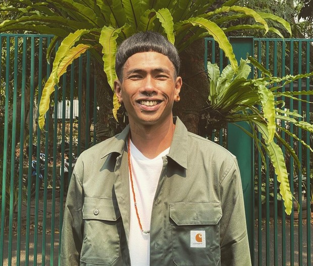 Musisi yang suka tampil nyeker saat manggung