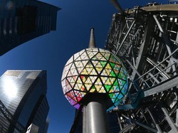 Video: Uji Coba Bola Kristal Times Square untuk Malam Tahun Baru