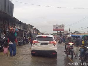 Banjir Rendam 11 Dusun Arosbaya Bangkalan Jelang Malam Pergantian Tahun Banjir Rendam 11 Dusun Arosbaya Bangkalan Jelang Malam Pergantian Tahun