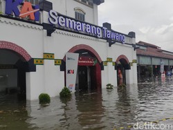 Stasiun Tawang Semarang Masih Banjir, Penumpang Boleh Naik dari Poncol