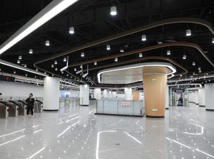 Baru Dibuka, Stasiun Kereta Bawah tanah di Xian China Sepi Penumpang Baru Dibuka, Stasiun Kereta Bawah tanah di Xian China Sepi Penumpang