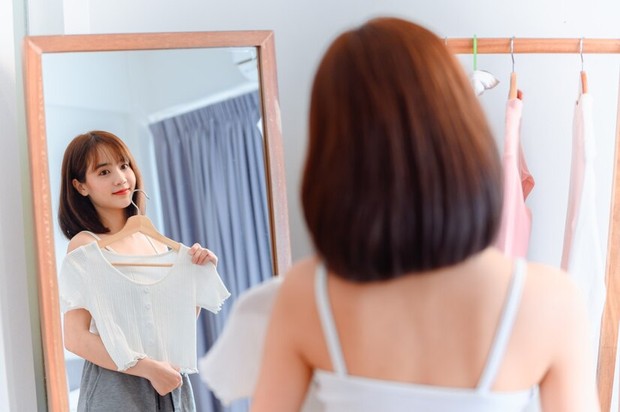 Atur penampilan semenarik mungkin dengan memperhatikan pakaian, alas kaki dan lain halnya.