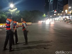 Jalanan Masih Sepi, Akses Bundaran Waru Belum Ditutup
