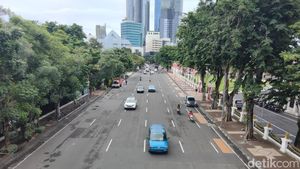 Jalanan Sunyi Surabaya Jelang Ganti Tahun
