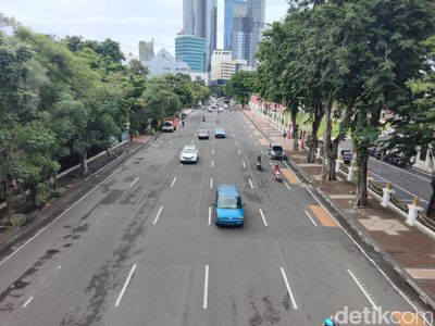 Jalanan Sunyi Surabaya Jelang Ganti Tahun