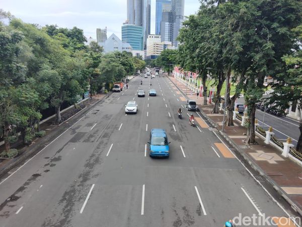Jalanan Sunyi Surabaya Jelang Ganti Tahun