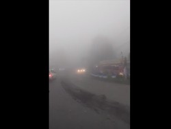 Jalur Puncak Sempat Berkabut, Pengendara Diimbau Hati-hati