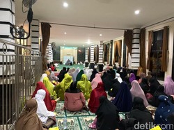 Muslim India di Medan Pilih Gelar Zikir daripada Pesta Kembang Api
