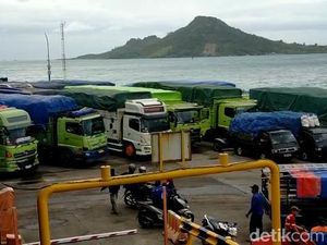 Cuaca Buruk, Penyeberangan Bakauheni-Merak Kembali Ditutup Cuaca Buruk, Penyeberangan Bakauheni-Merak Kembali Ditutup