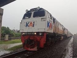 Perlintasan Tertutup Banjir, KA Ambarawa Ekspres Berhenti di Stasiun Alastua
