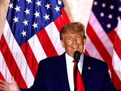 Donald Trump Kembali Cuap-cuap di YouTube dan Facebook