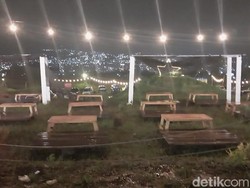 Malam Tahun Baru 2023 di Kota Batu Diguyur Hujan Deras