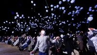 Pelepasan Balon Tandai Pergantian Tahun Baru 2023 di Tokyo