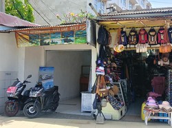 Bule Mulai Rambah Lapak Sewa Motor, Warga Lokal Resah