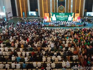 Selawatan Bareng Sambut Tahun Baru, Khofifah Beri Pesan untuk Generasi Muda