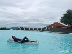Cobain Deh Segarnya Kolam Renang di Ketinggian 500 Mdpl Purwakarta Ini