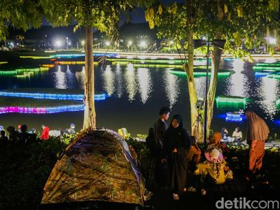 Seru Banget, Pengunjung TMII Dirikan Tenda