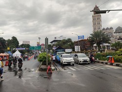 Jalur Puncak Bogor Diguyur Hujan, Polisi Minta Pengendara Waspadai Kabut