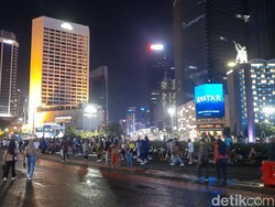 Warga Kecewa Tak Ada Pesta Kembang Api di Bundaran HI