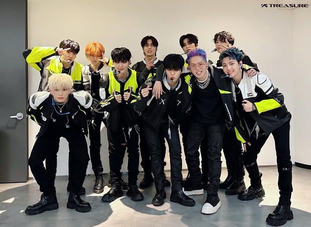 TREASURE setelah kegiatan Hello Tour Hello in Seoul / Foto : twitter.com/ygtreasuremaker