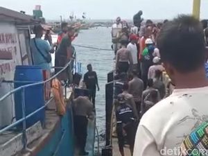 Pipa PDAM di Laut Rusak, Warga Pulau Gili Ketapang Kesulitan Air Bersih Pipa PDAM di Laut Rusak, Warga Pulau Gili Ketapang Kesulitan Air Bersih