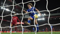 Leicester City, 5 gol bunuh diri (2 dari Wout Faes dan sisanya Daniel Iversen, Harry Souttar, Luke Thomas). Foto: AFP via Getty Images/OLI SCARFF