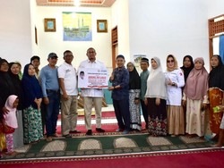 Andre Rosiade Bantu Rehabilitasi Musala & Fasilitasi Mimbar di Padang