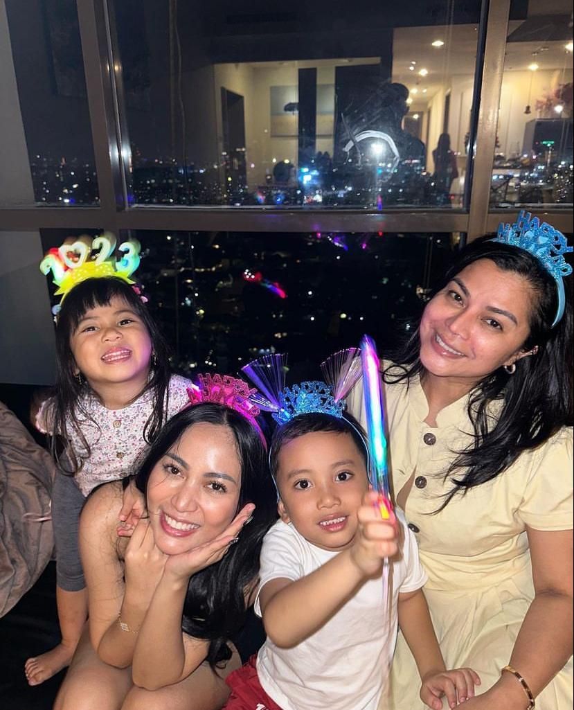Artis Tanah Air Rayakan Tahun Baru