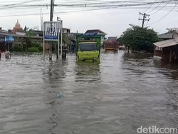 Kondisi Terkini Jalan Kaligawe Semarang yang Lumpuh gegara Banjir