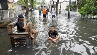 Banjir Rendam Jakarta Utara Siang Tadi